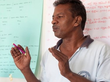 Der Kampf um gesicherte Lebensgrundlagen - HEKS hilft in Indien mit Landrechtsforen